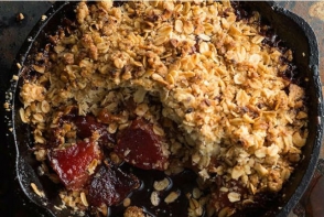 Crumble de gutui, desertul lunii octombrie Crumble de gutui, desertul lunii octombrie