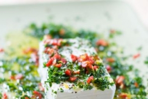 Feta cu ierburi aromate Feta cu ierburi aromate