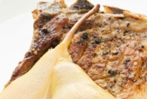 Cotlete de porc cu pere Cotlete de porc cu pere